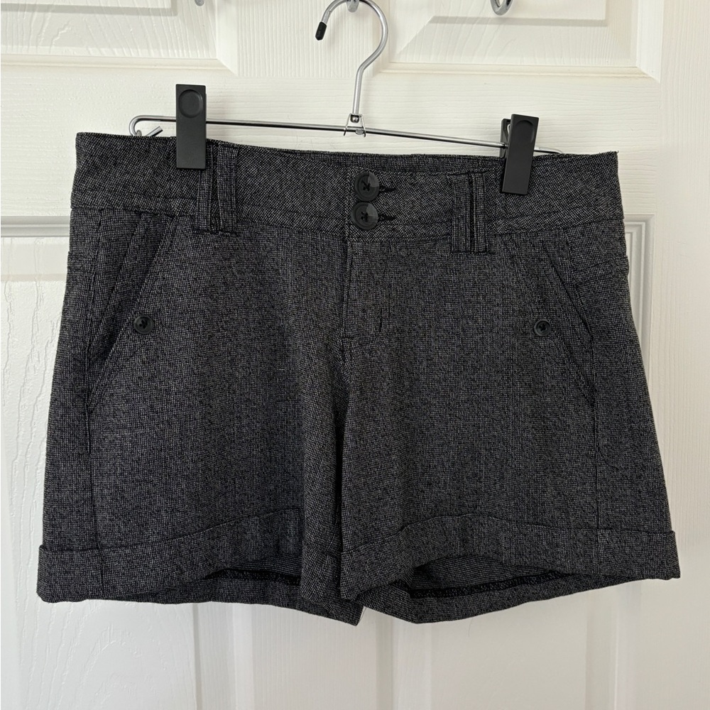 Adorable Woman’s  Gray  Jolt Shorts Size 5